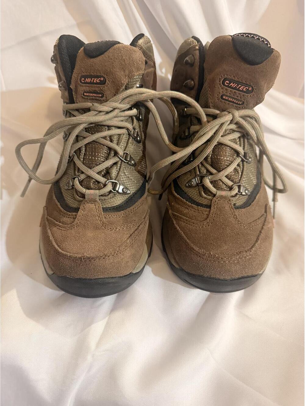 Hi-Tec Women's Waterproof Hiking Boots - Size 7.5 - Brown/Tan - Trail Ready